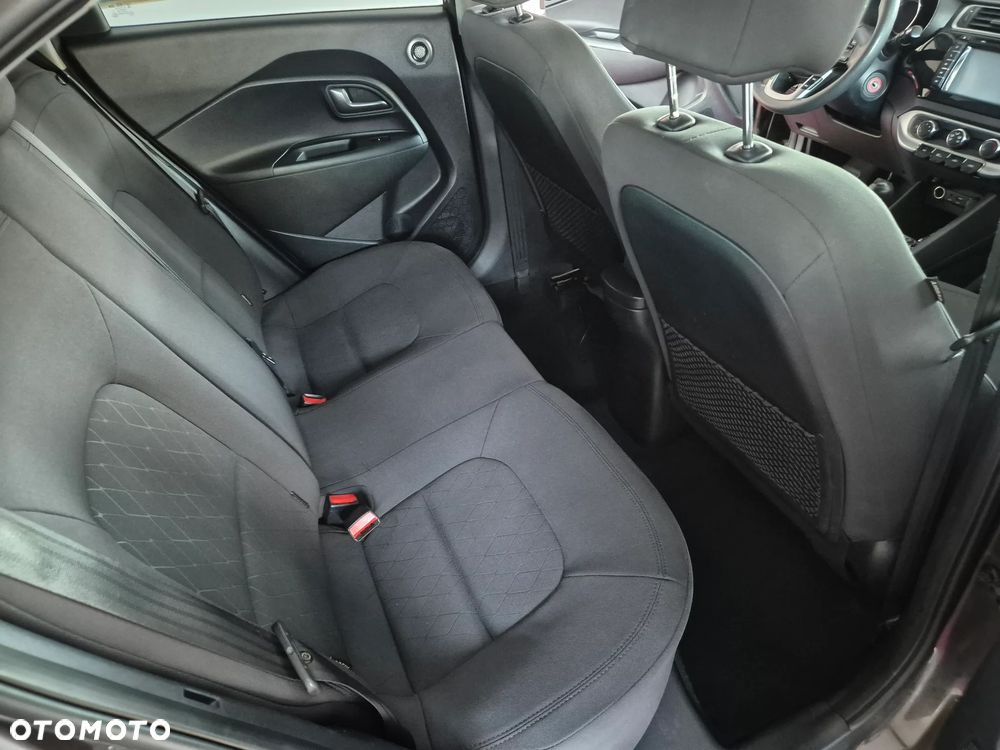 Kia Rio - 11