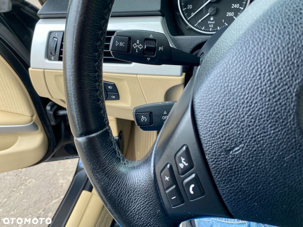 BMW Seria 3 320d - 32