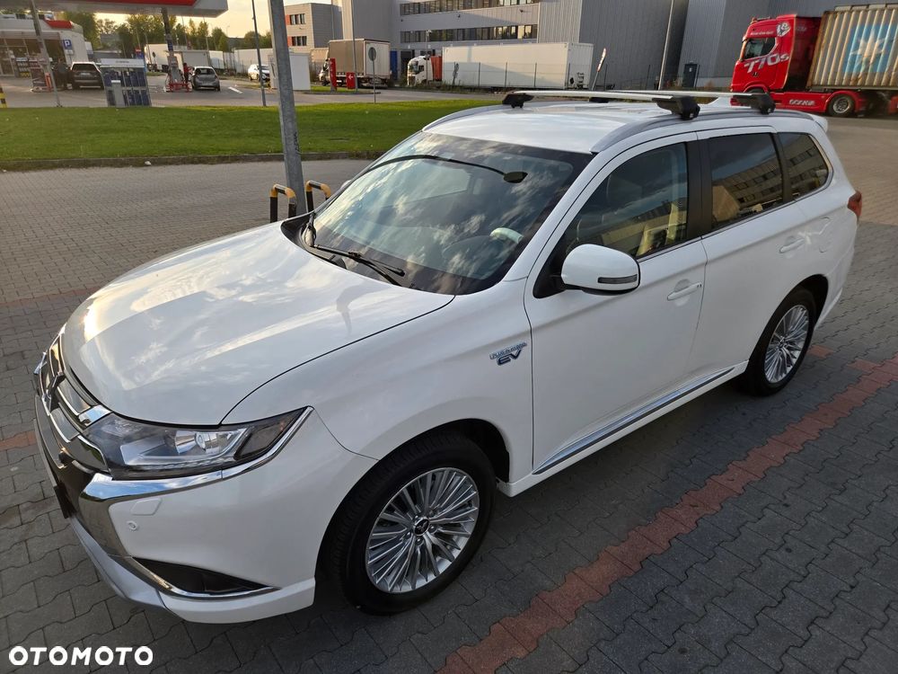 Mitsubishi Outlander - 19