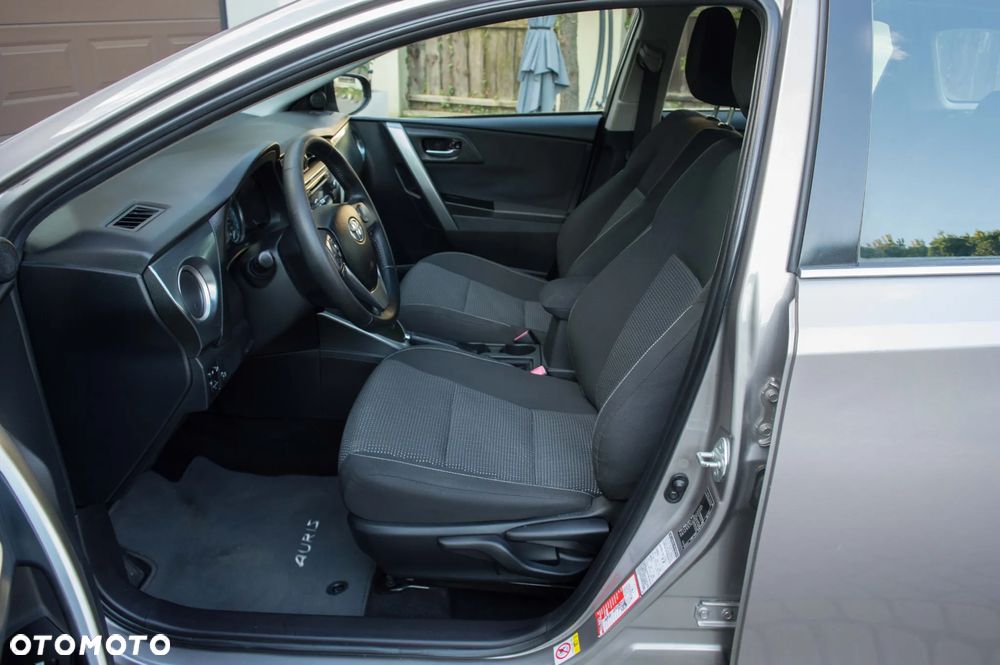 Toyota Auris - 13