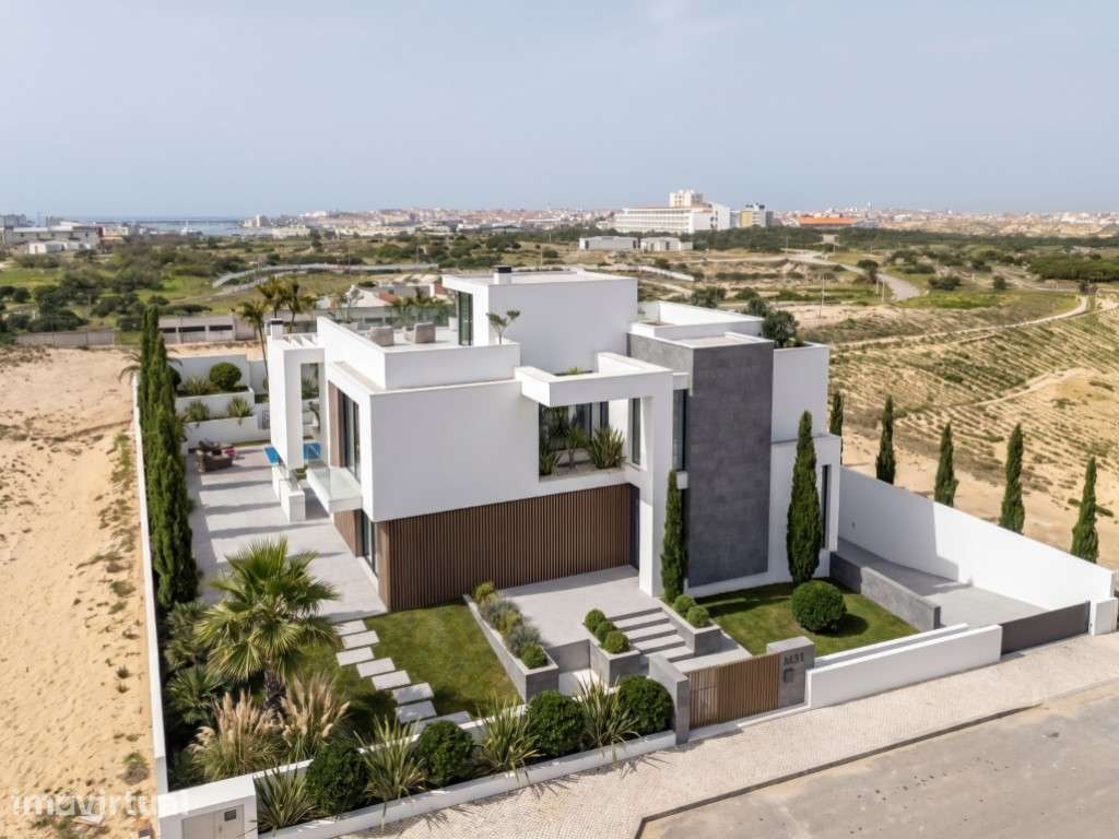 Moradia isolada com piscina apenas a 400 m da praia - Grande imagem: 2/43