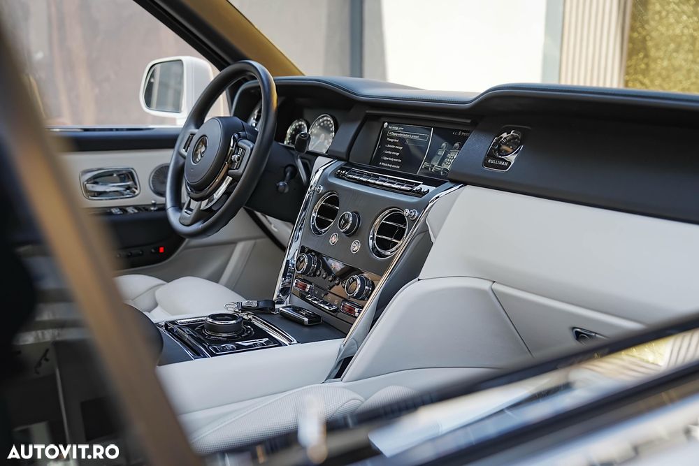 Rolls-Royce Cullinan Standard - 23