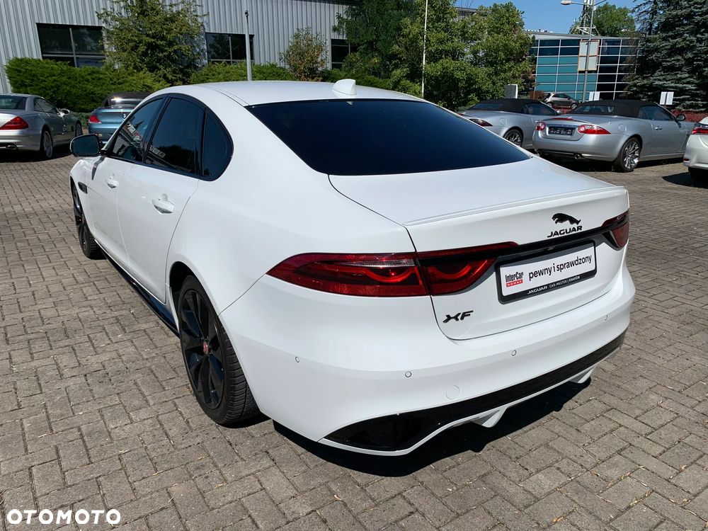 Jaguar XF 2.0 P250 R-Dynamic SE - 9