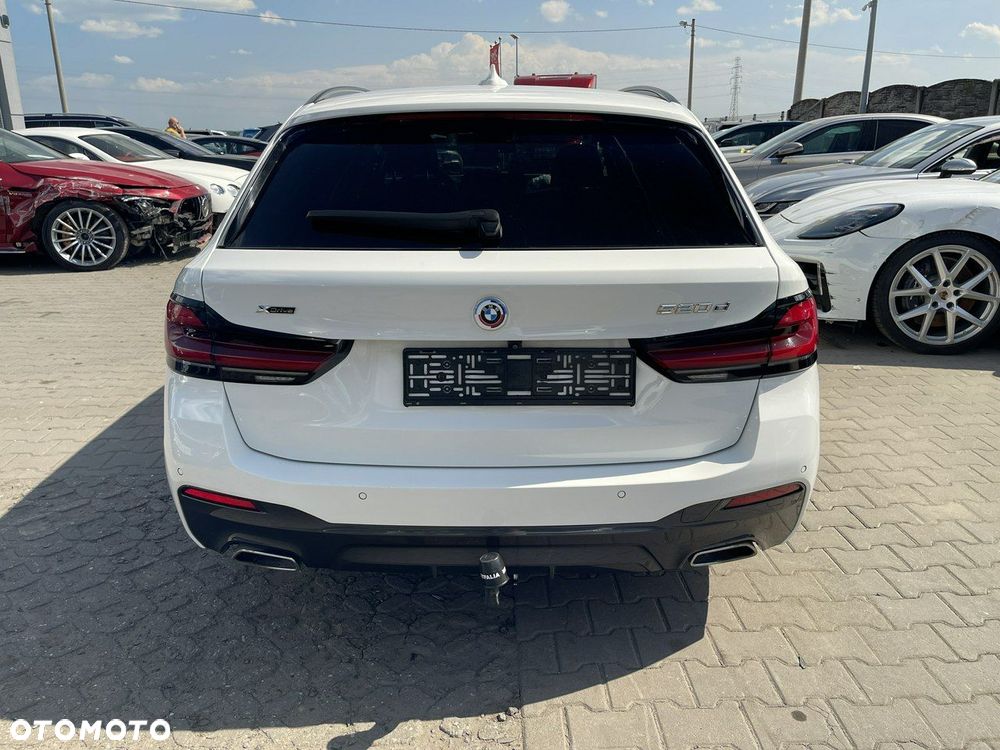 BMW Seria 5 520d xDrive Sport Line - 3