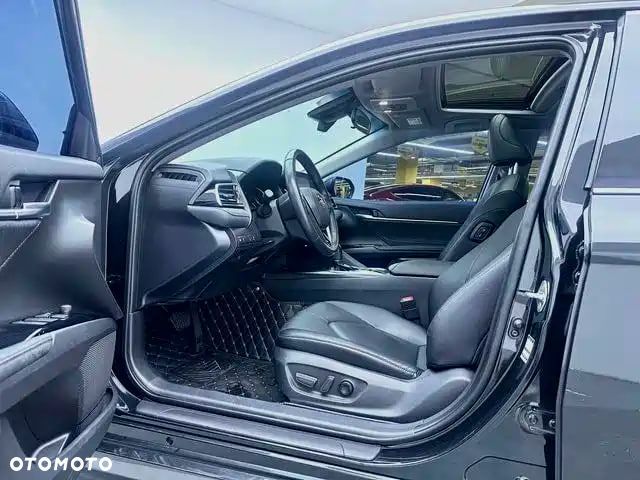Toyota Camry Business Edition - 12