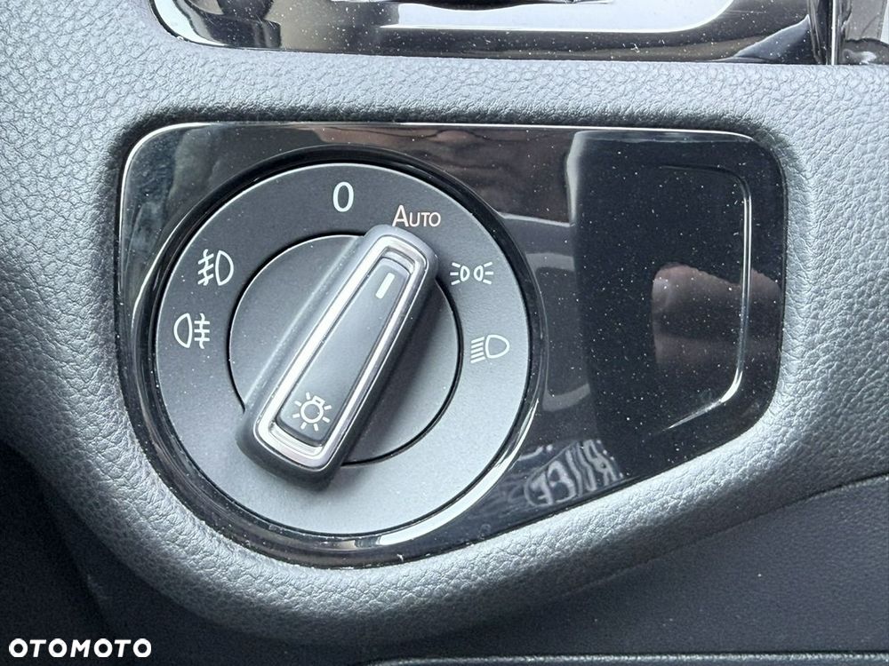Volkswagen Golf Variant 1.6 TDI SCR DSG Join - 19