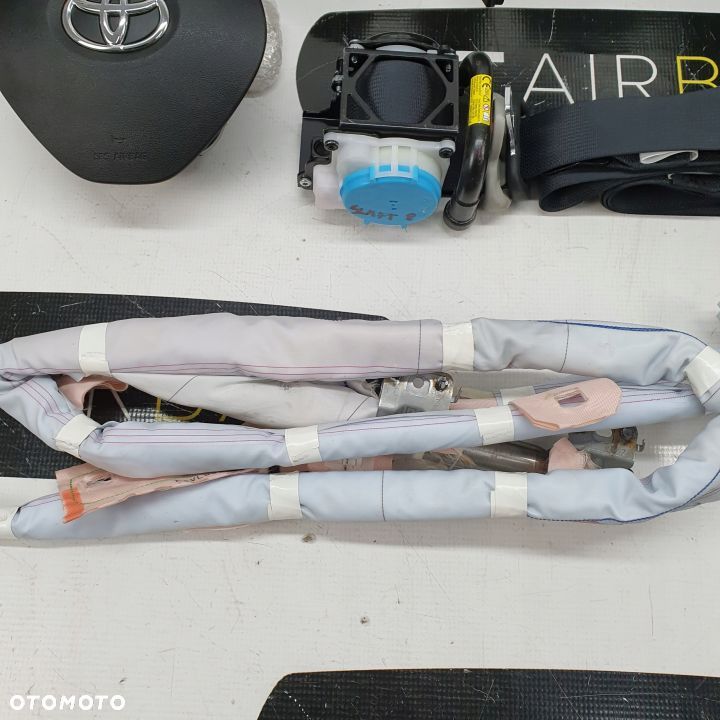 TOYOTA AYGO DESKA ROZDZIELCZA KONSOLA KOKPIT PULPIT PODUSZKI AIRBAG AIR BAG PASY KIT SET - 9