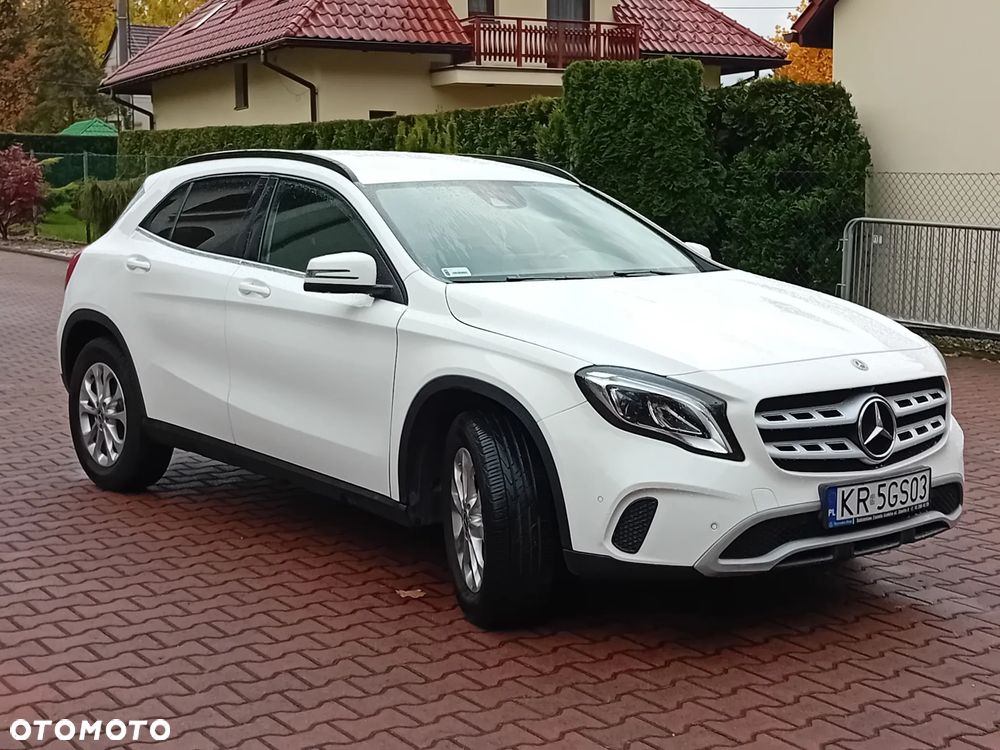 Mercedes-Benz GLA 200 7G-DCT Urban - 12