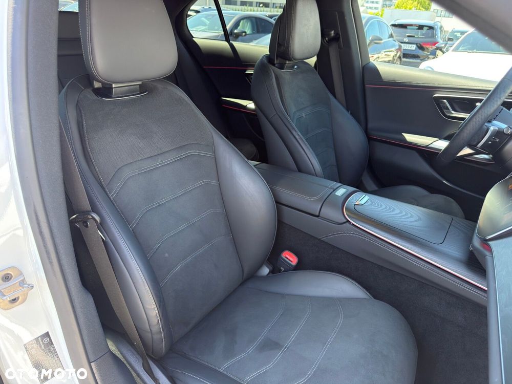 Mercedes-Benz Klasa E 220 d mHEV 4-Matic AMG 9G-Tronic - 24