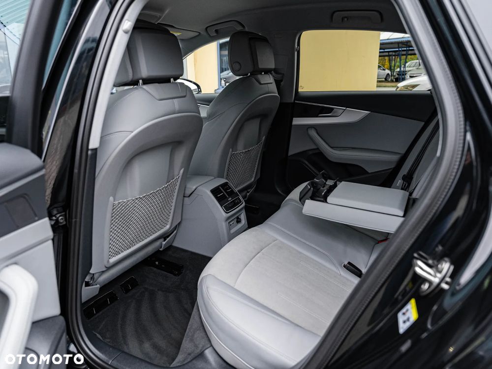 Audi A4 Limousine - 32