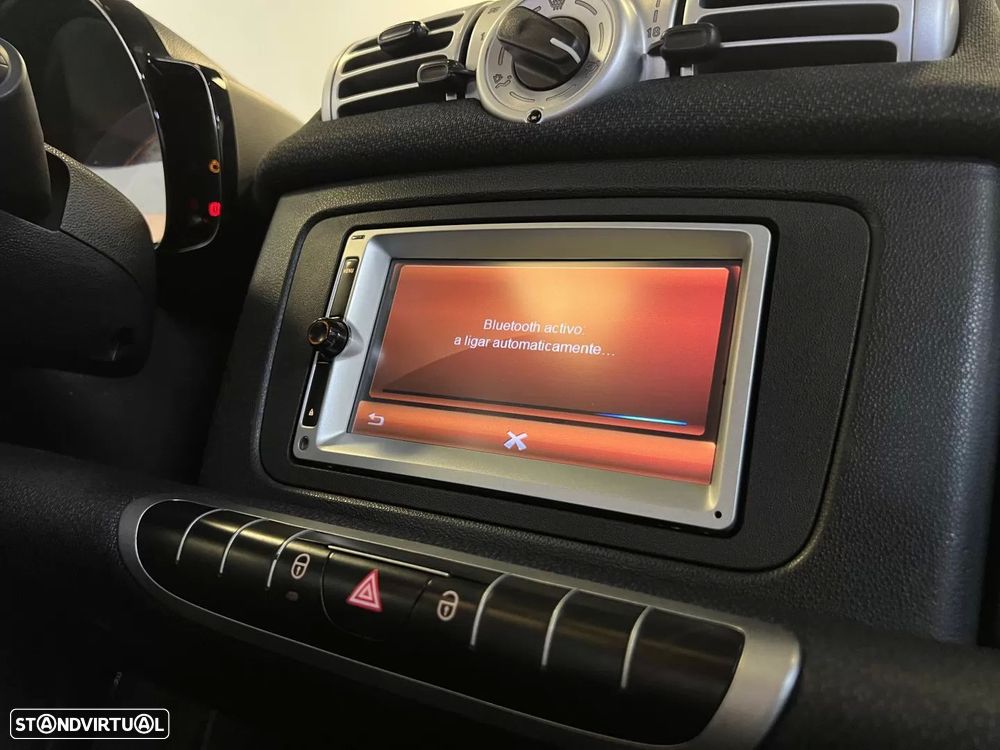 Smart ForTwo Coupé 1.0 mhd Passion 71 Softouch - 28