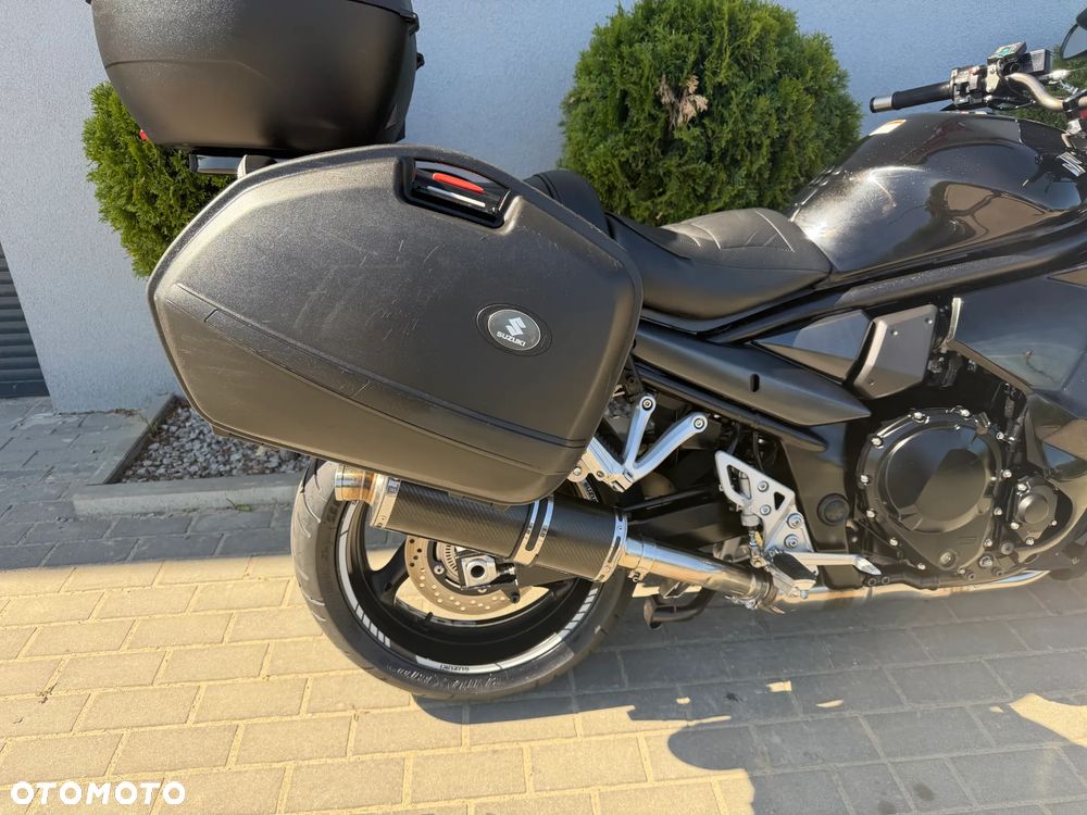 Suzuki GSX - 13