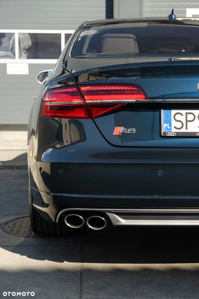 Audi S8 - 9