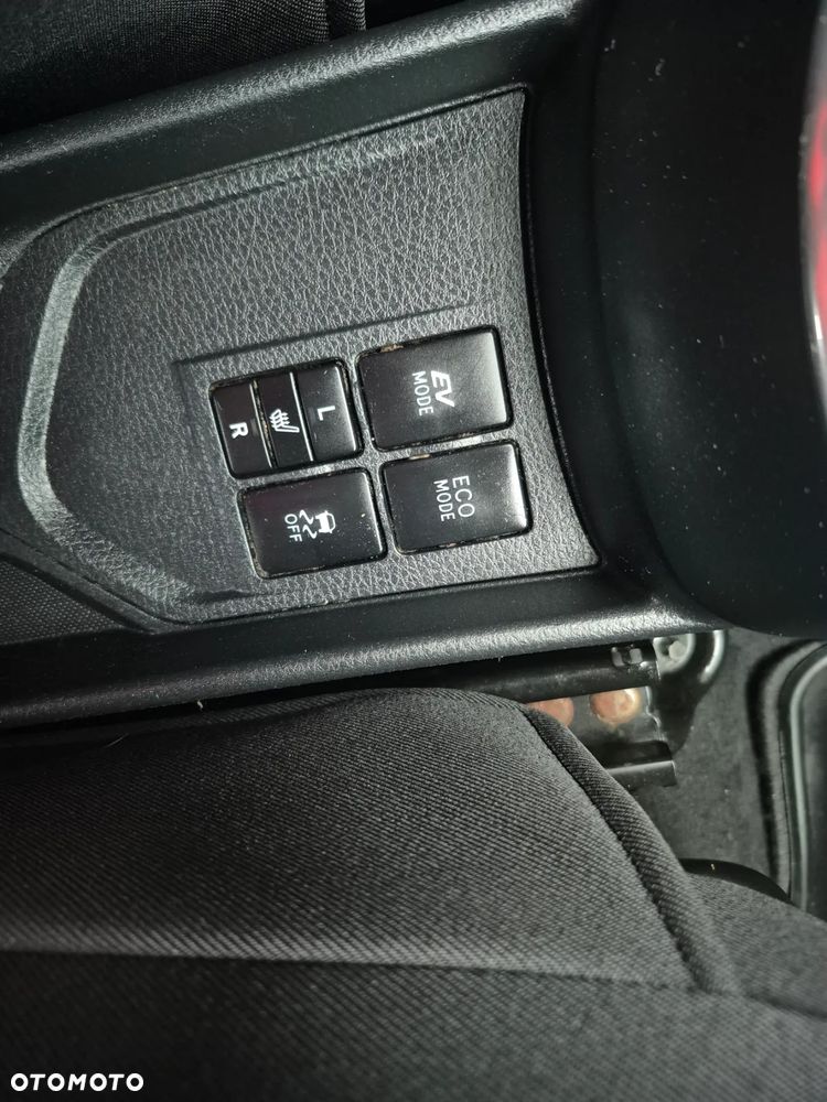 Toyota Yaris Hybrid 100 Business Edition - 23