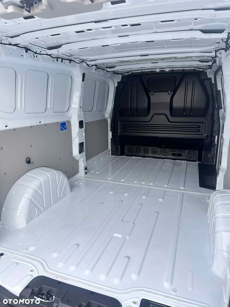 Volkswagen Transporter T7 - 10