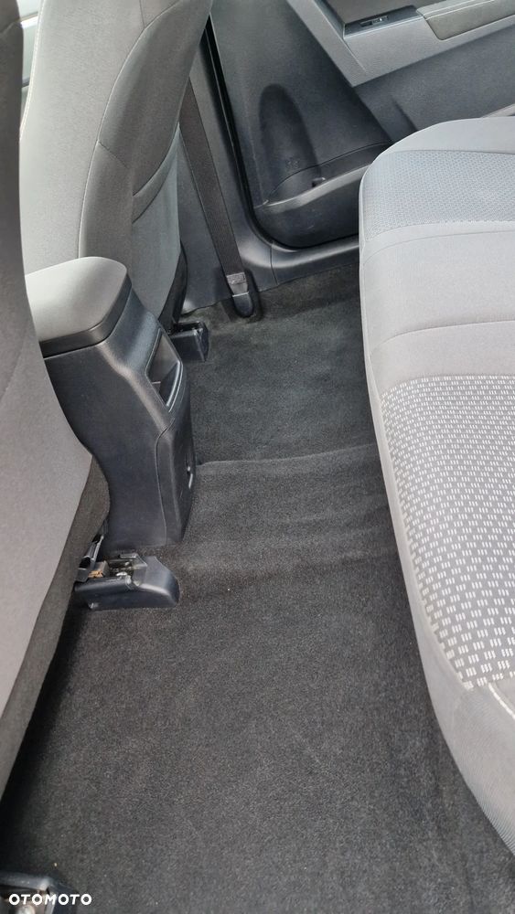 Toyota Corolla 1.6 Comfort - 29