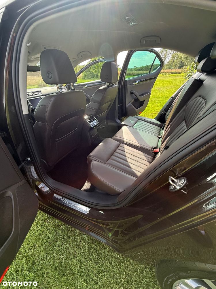 Skoda Superb 2.0 TDI 4x4 L&K DSG - 29