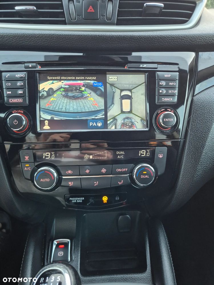 Nissan Qashqai 1.6 DCi 4x4 Tekna - 12