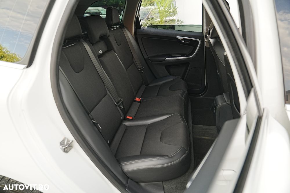 Volvo XC 60 D4 Geartronic Momentum - 13