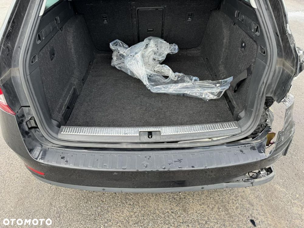 Skoda Superb 2.0 TDI DSG Ambition - 8