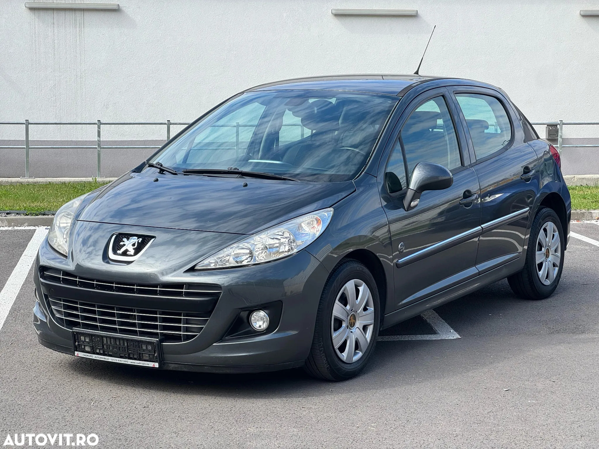 Peugeot 207 1.4 E Trendy - 12
