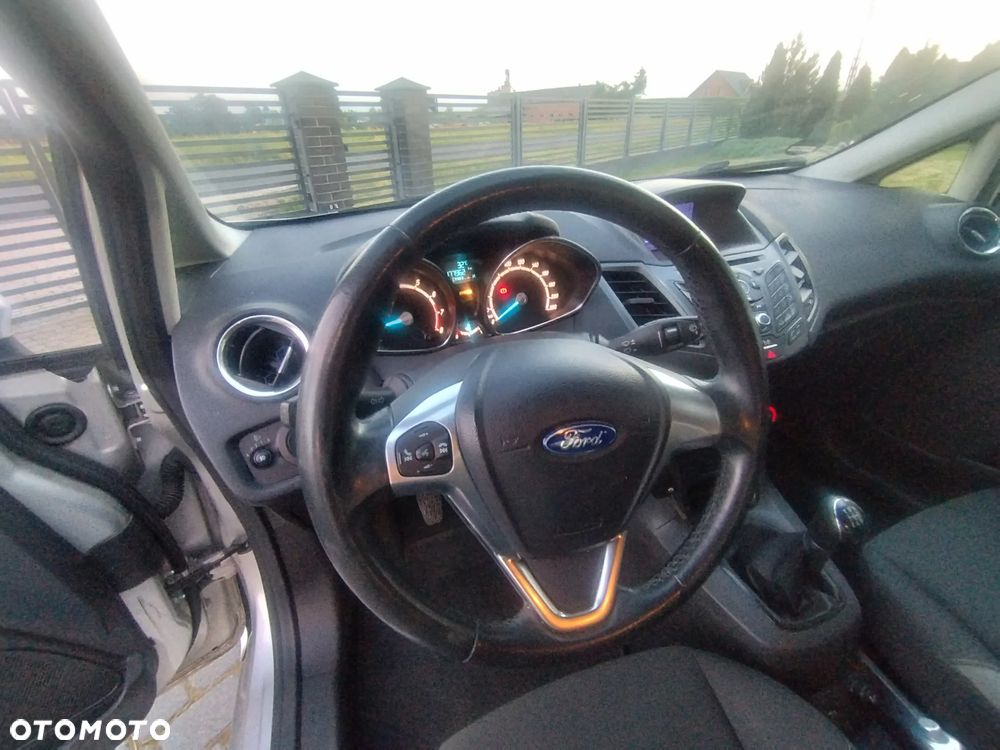Ford Fiesta 1.25 Celebration - 16