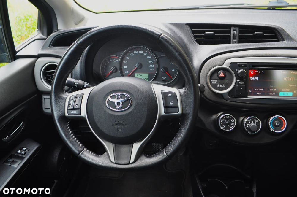 Toyota Yaris 1.0 VVT-i - 15