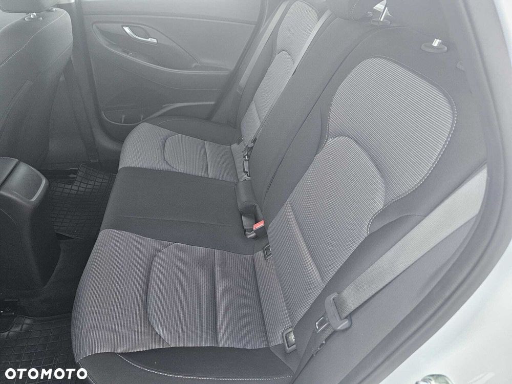 Hyundai i30 1.5 T-GDI 48V Smart - 11