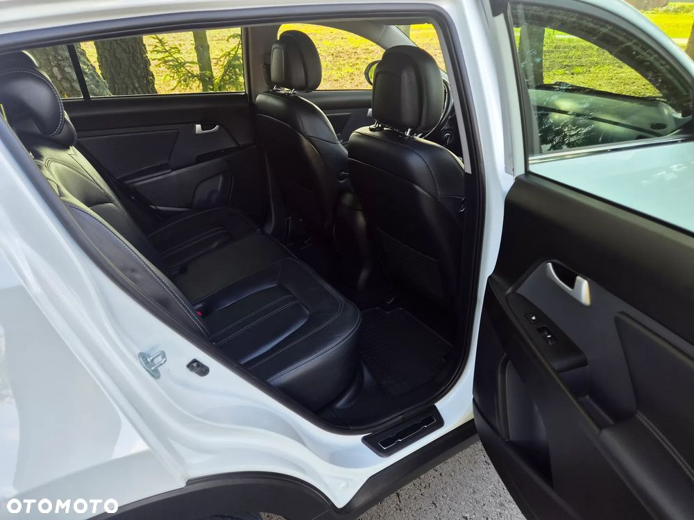 Kia Sportage 1.7 CRDI 2WD Dream-Team Edition - 13