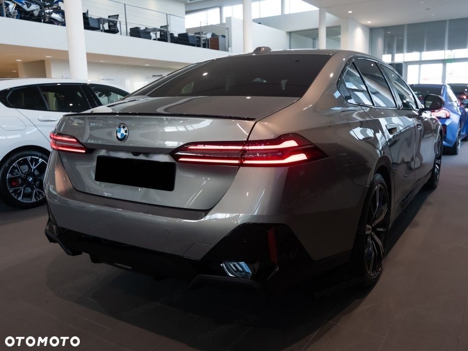 BMW Seria 5 520d xDrive mHEV M Sport - 6