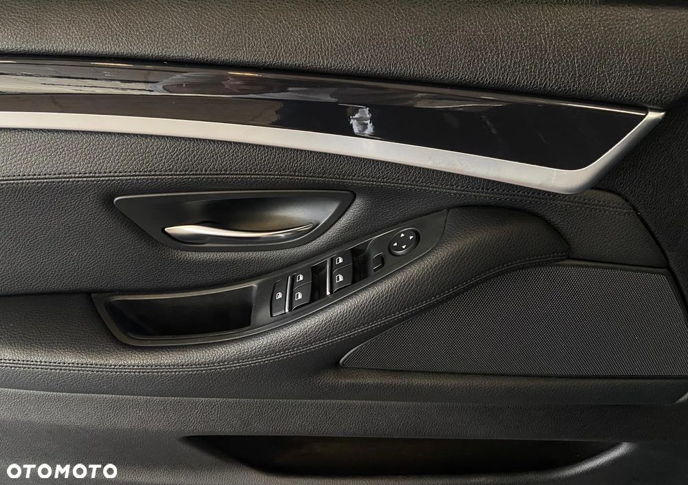 BMW Seria 5 518d - 16