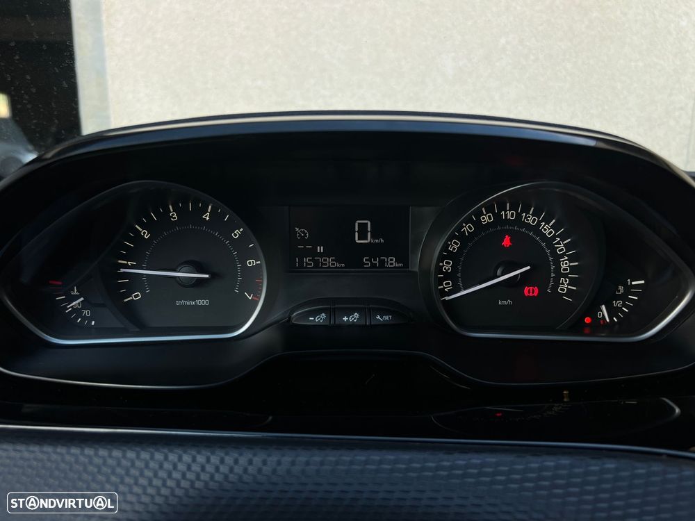 Peugeot 208 1.2 PureTech Style - 9