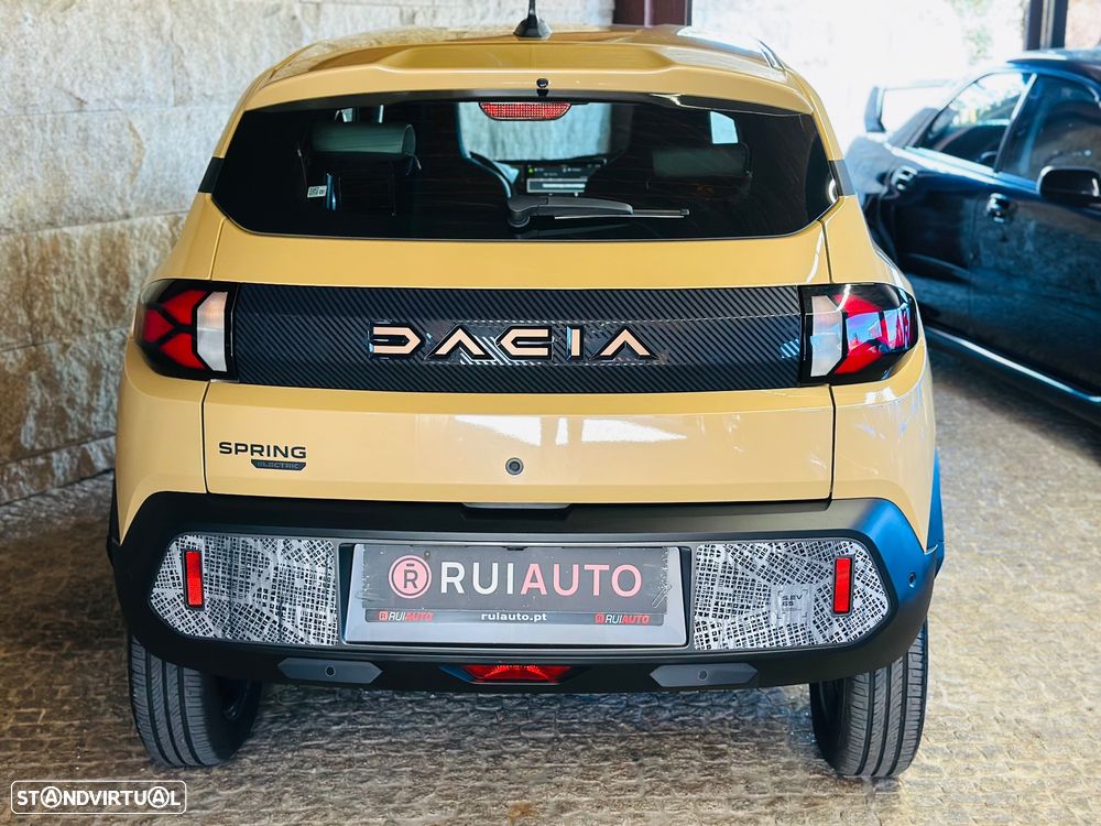 Dacia Spring - 11