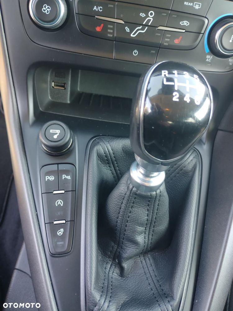 Ford Focus SW 1.0 EcoBoost S&S TITANIUM STYLE - 31