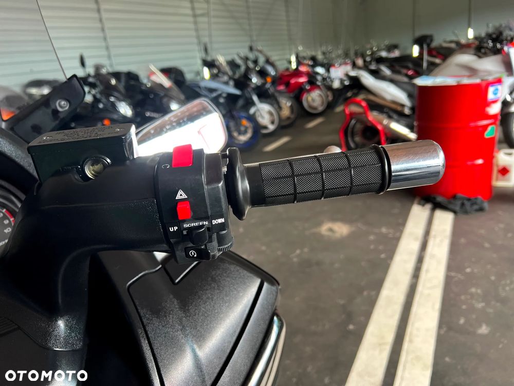 Suzuki Burgman - 15