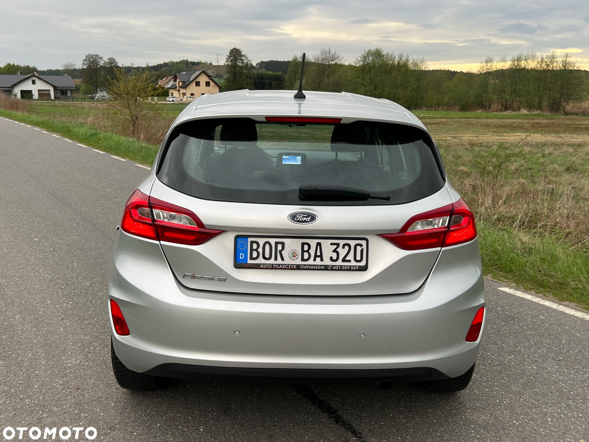 Ford Fiesta 1.0 EcoBoost S&S COOL&CONNECT - 3