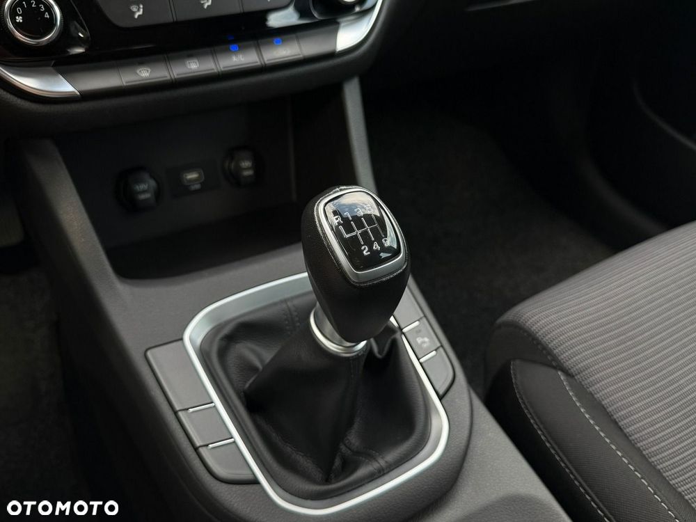 Hyundai i30 1.5 DPI Classic + - 25