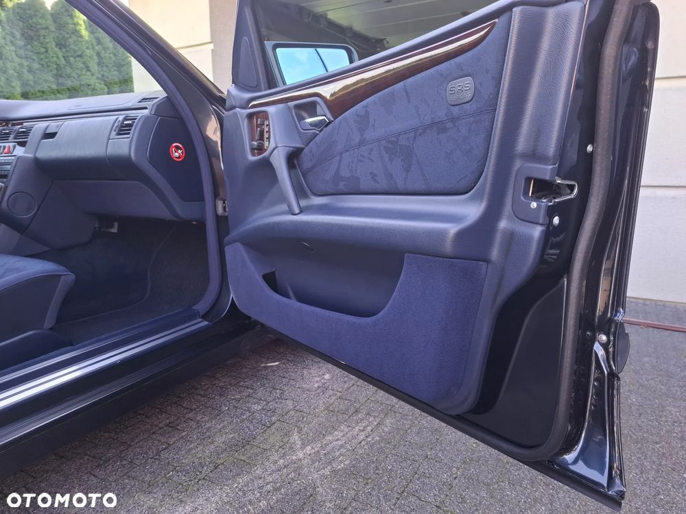 Mercedes-Benz Klasa E 280 4-Matic Elegance - 17