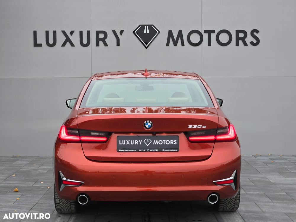 BMW Seria 3 330e iPerformance Luxury Line - 27