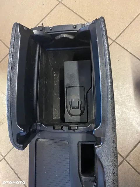 TUNEL SRODKOWY PODŁOKIETNIK MERCEDES C KLASA W204 A2046800150 - 6