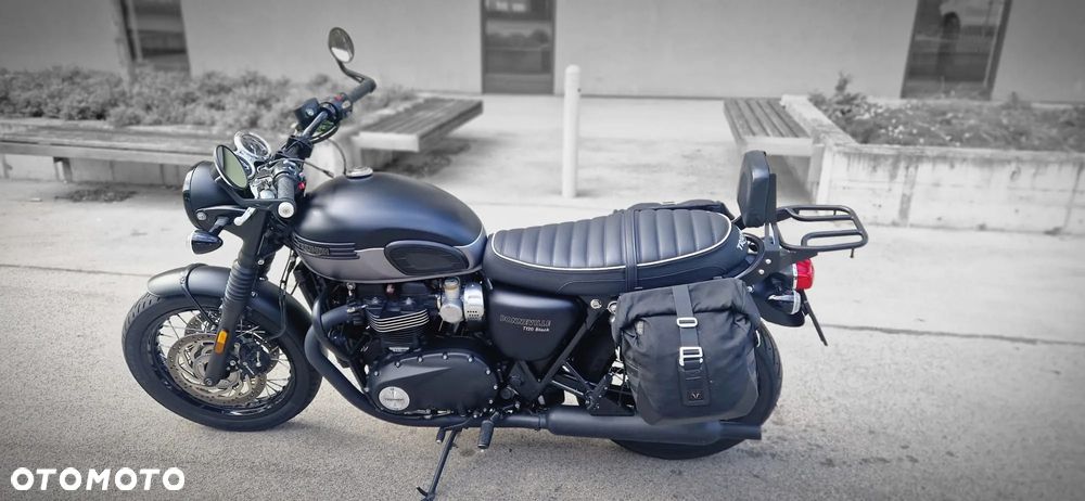 Triumph Bonneville - 17