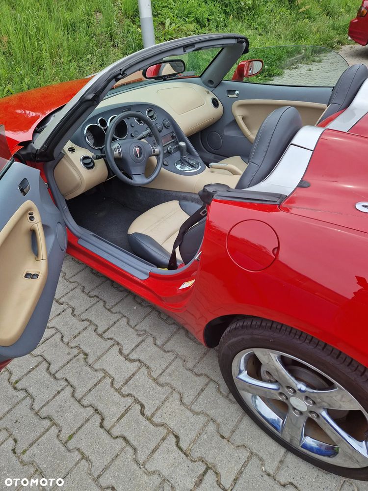 Pontiac Solstice - 3