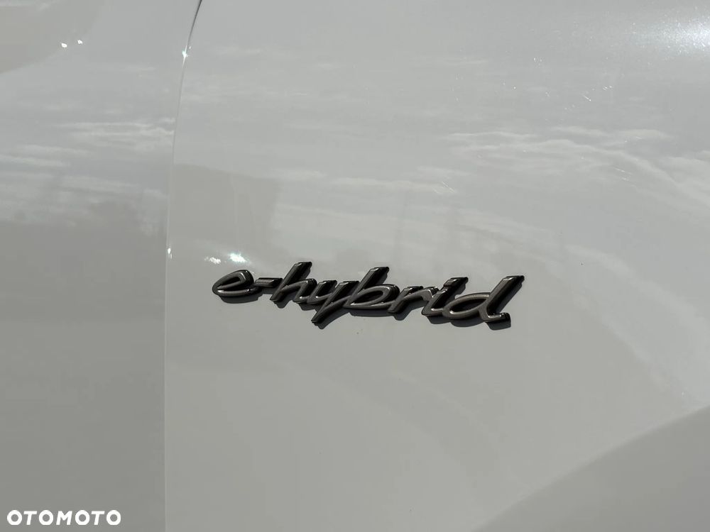 Porsche Cayenne Turbo E-Hybrid PHEV - 13