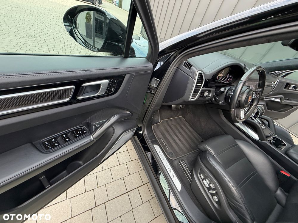 Porsche Cayenne Turbo - 21