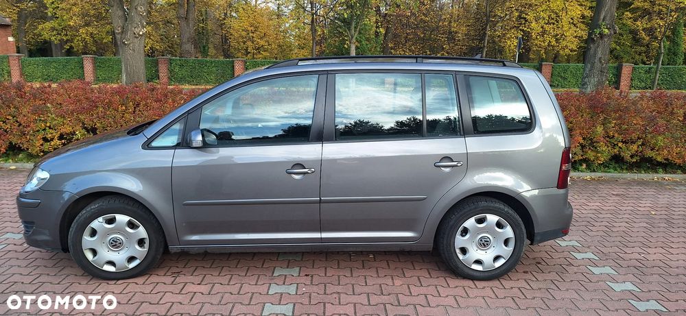 Volkswagen Touran - 4