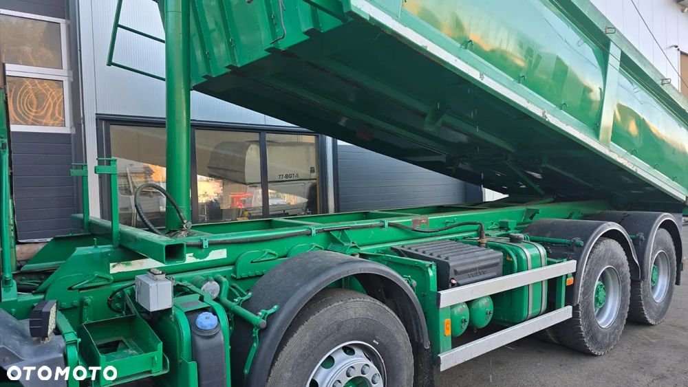 Volvo FM 420 8x4 - 12