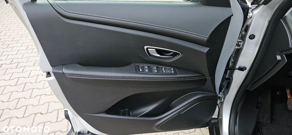 Renault Scenic ENERGY TCe 130 INITIALE PARIS - 25