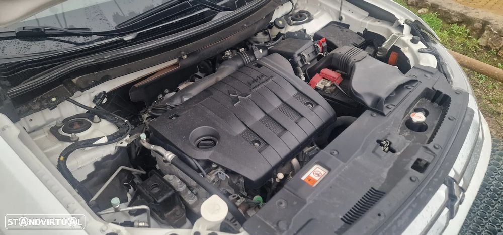 Mitsubishi Outlander 2.2 DI-D Instyle Navi AT 4WD - 25