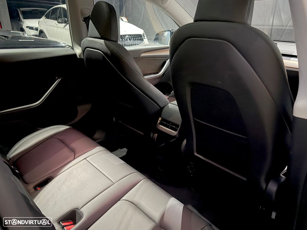 Tesla Model Y Performance Dual Motor AWD - 15