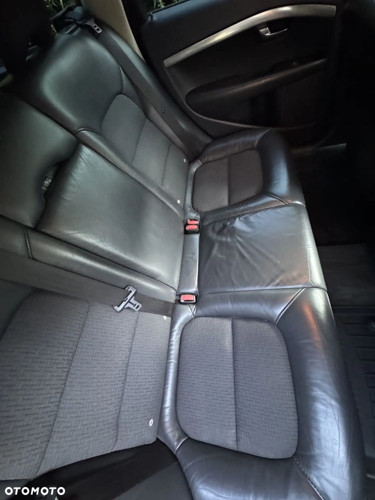 Volvo V70 2.5T Kinetic - 12